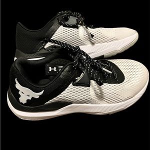 Men’s sz 7 Under Armour Project Rock Iron Paradise B.S.R DIV Training white/blk